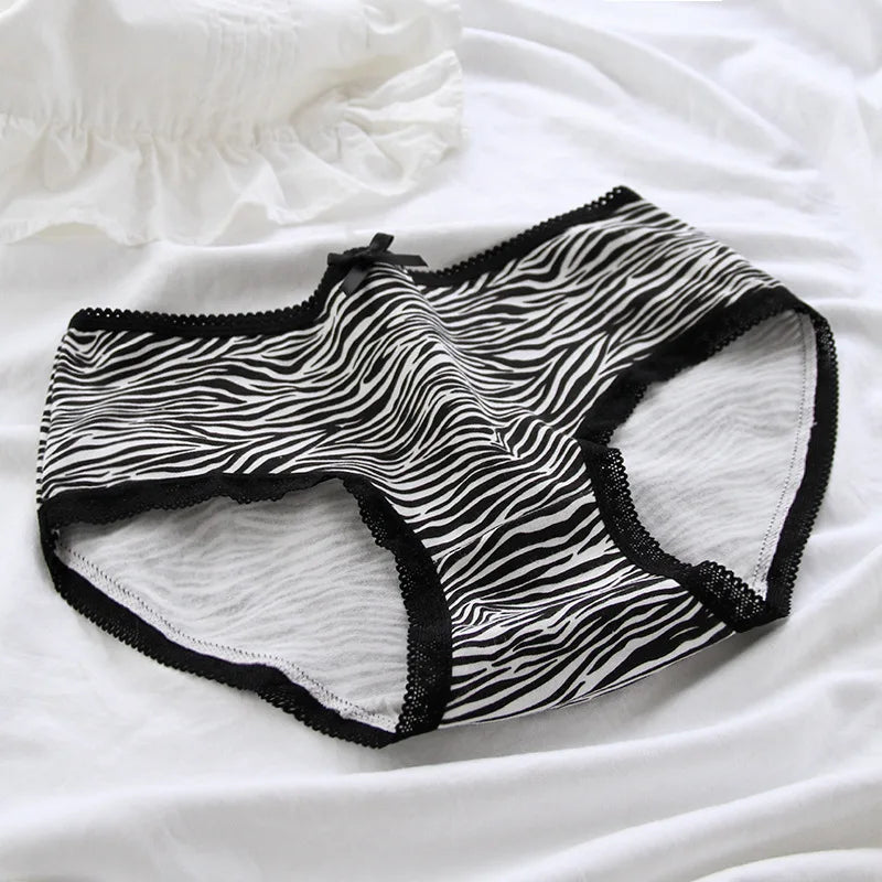 5Pcs Girls Cotton Strawberry middle waist  briefs panties Teenager