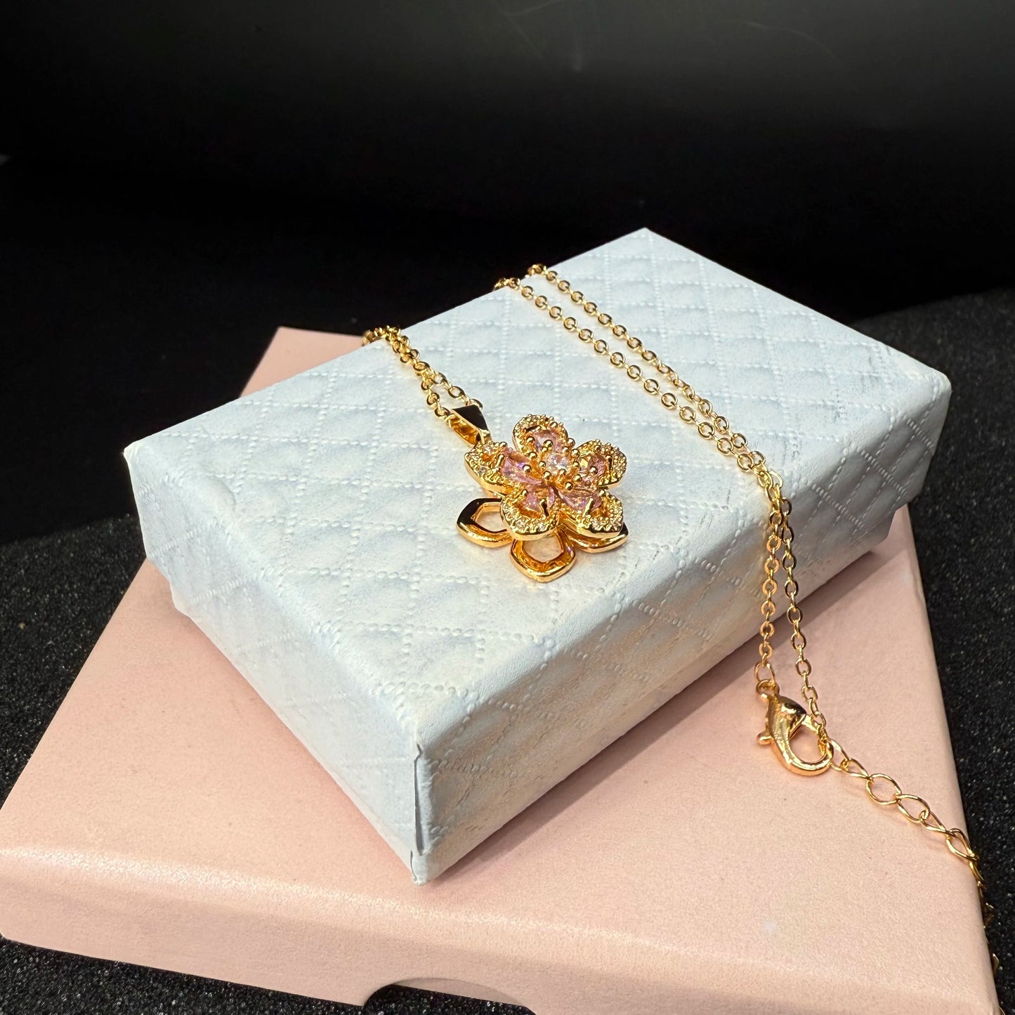 Luxury Spin Zircon Flower Pendant Necklace Women