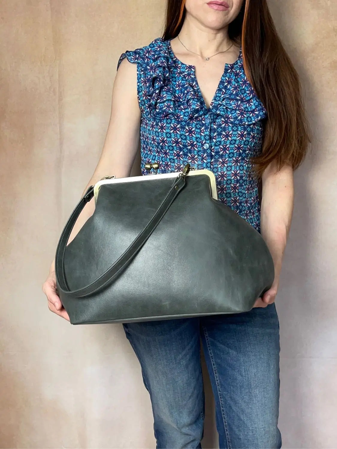 VINTAGE Artificial Leather Bag Natural Kiss-lock Large