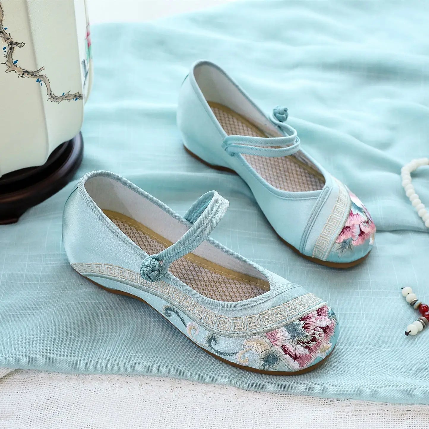 Womens Cloth Shoes Streetwear Embroidery Casual Vintage